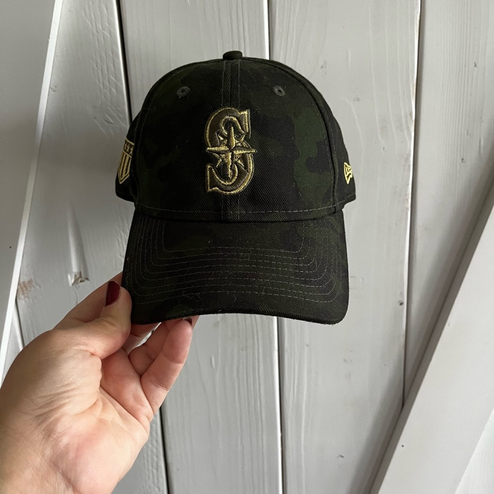 Seattle Mariners New Era Dark Camo Cap with Gold Accents